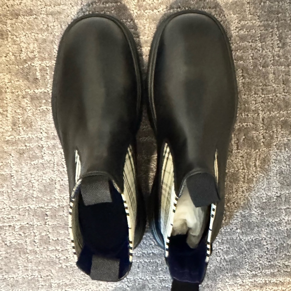 💰⬇️BURBERRY Black Leather Chelsea Boot with Blue Plaid Accent Men’s EU 45 - Picture 10 of 16